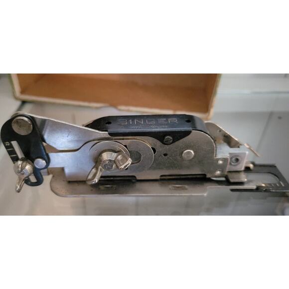 Singer Buttonhole Attachment Part No. 121795 for Singer Lock Stitch Sewing Machi - Picture 10 of 11